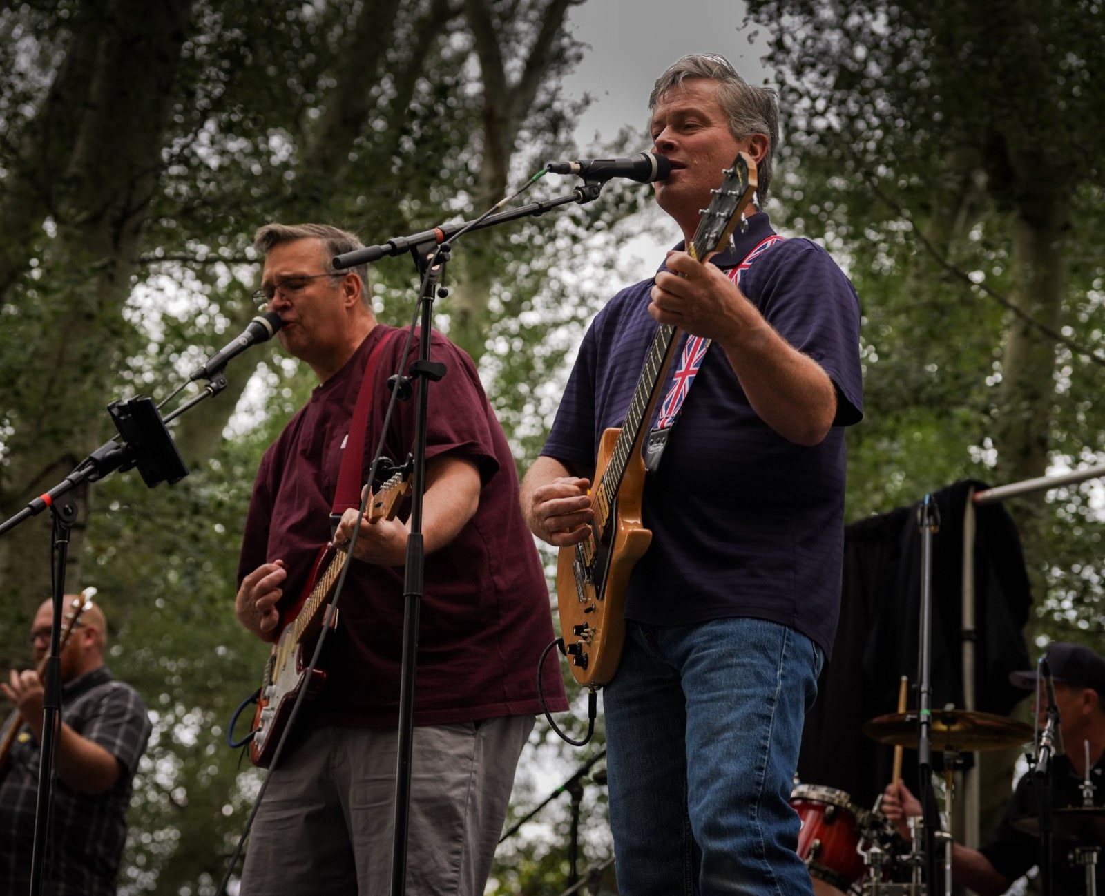 Live music photography — two guitarists performing